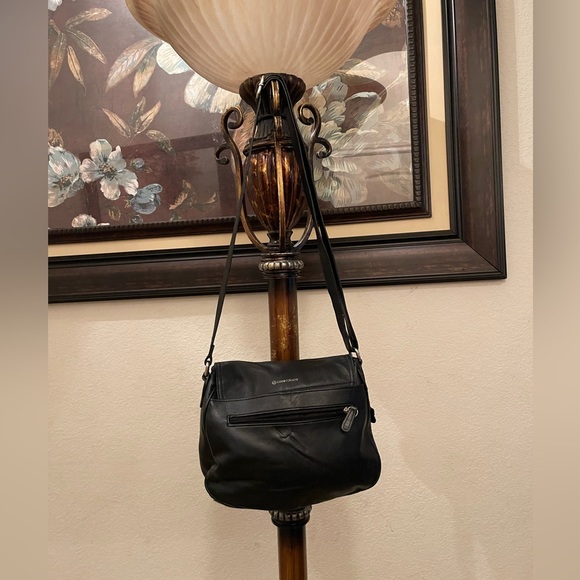 Giani Bernini please check all picture of condition - Picture 7 of 17